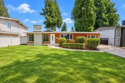 9714 131 STREET, Surrey BC V3T 3P3