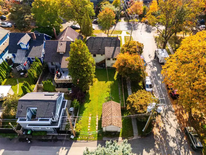 111 E 18TH AVENUE, Vancouver