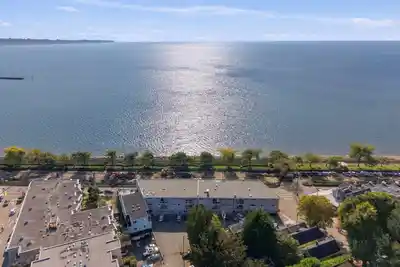 106 14881 MARINE DRIVE, White Rock BC V4B 1C2