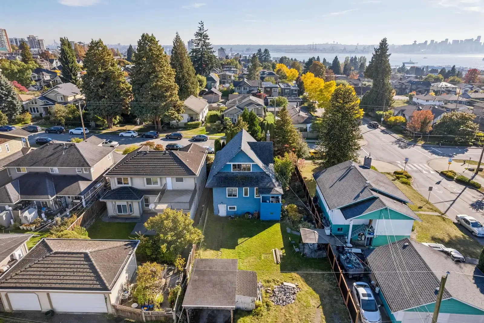 358 W 16TH STREET, North Vancouver BC V7M 1T8