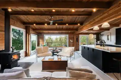 1608 WHITESAILS DRIVE, Bowen Island BC V0N 1G2