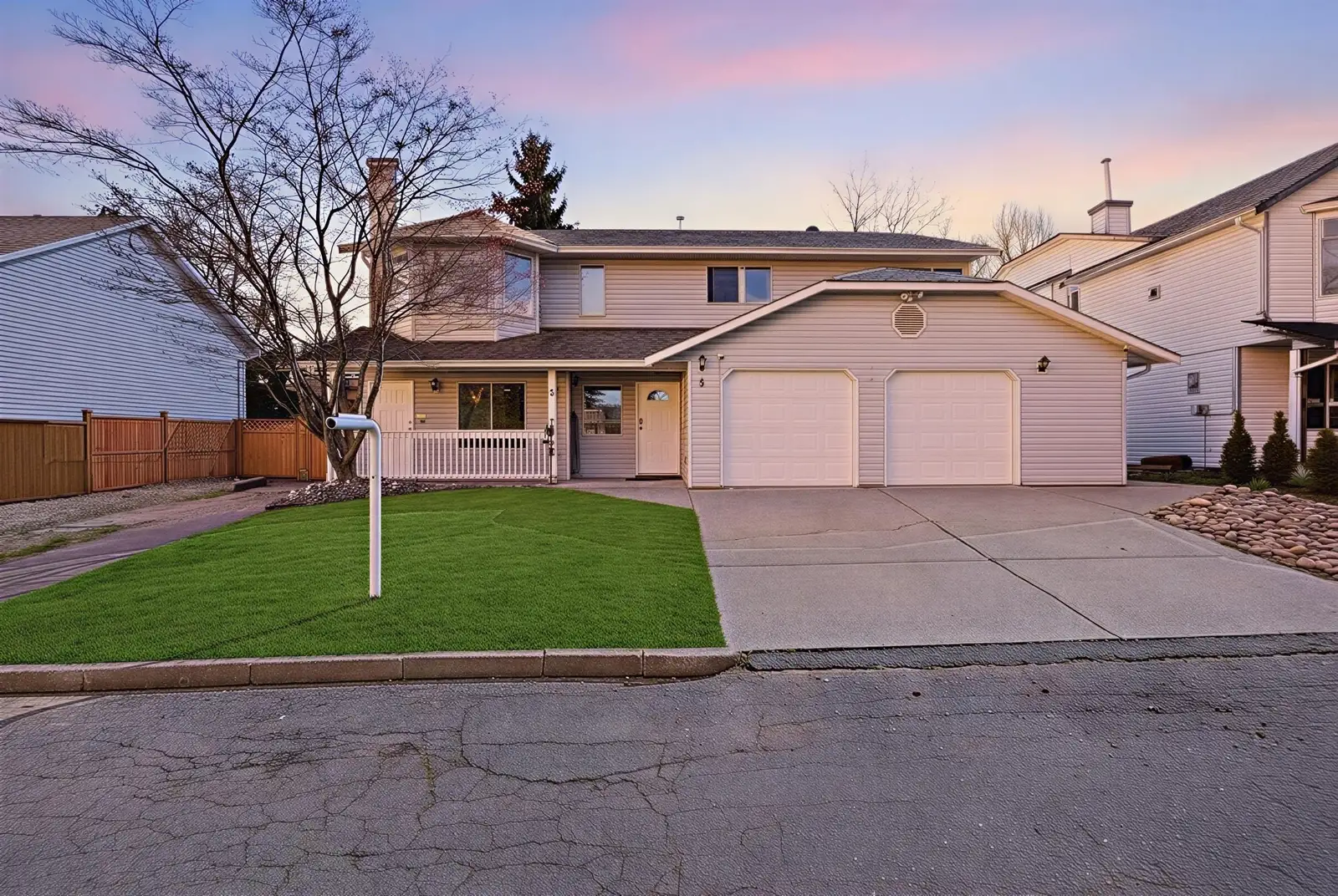 5 11954 HAWTHORNE STREET, Maple Ridge BC V2X 6V4