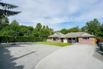 8386 144 STREET, Surrey BC V3W 5T5