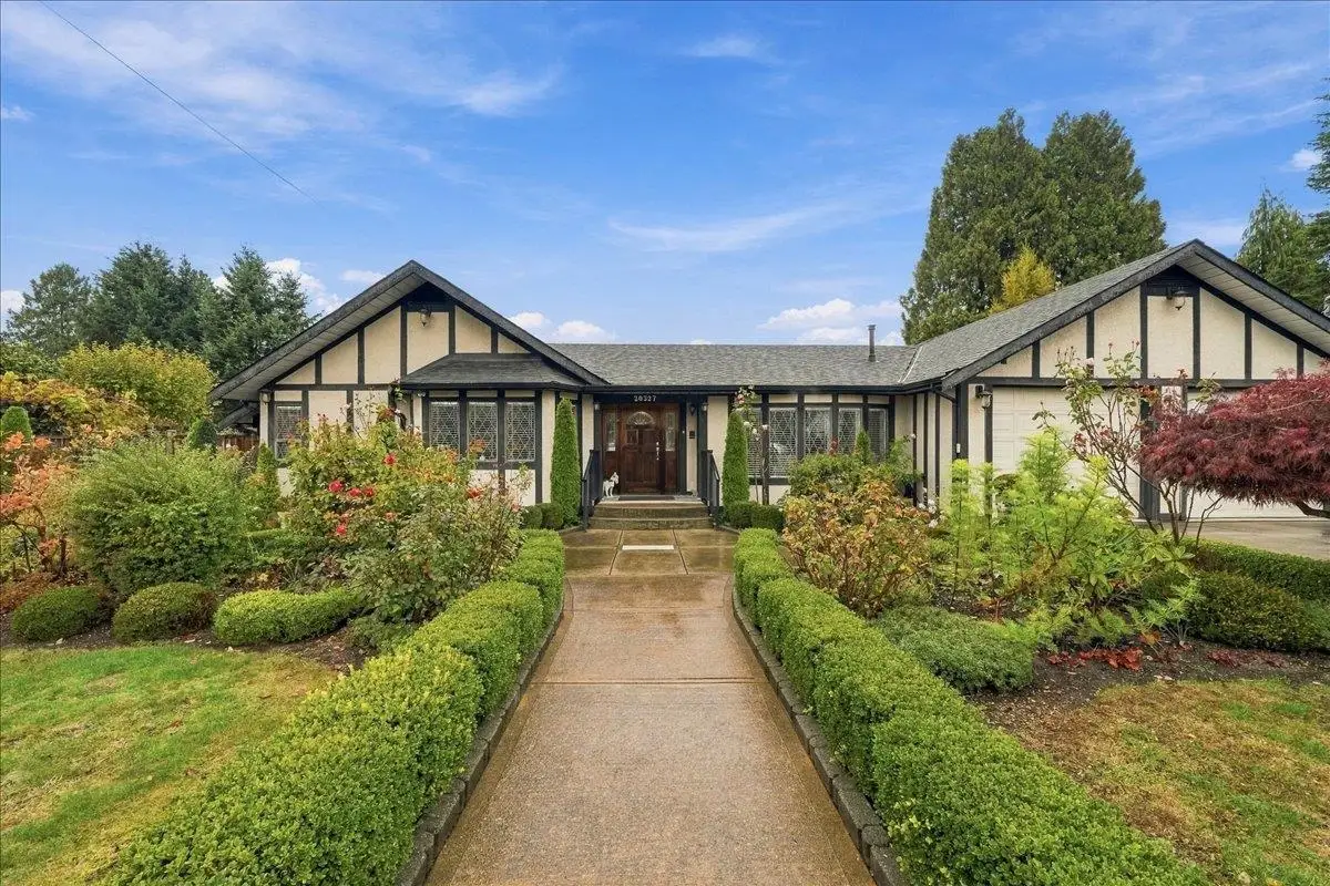 20327 CHATWIN AVENUE, Maple Ridge BC V2X 4G4