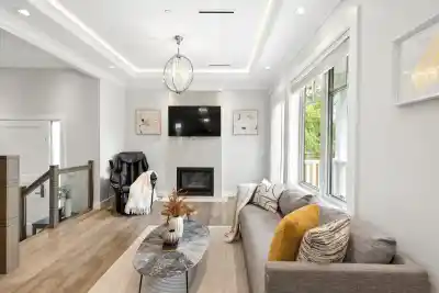 3666 W 6TH AVENUE, Vancouver BC V6R 1T7