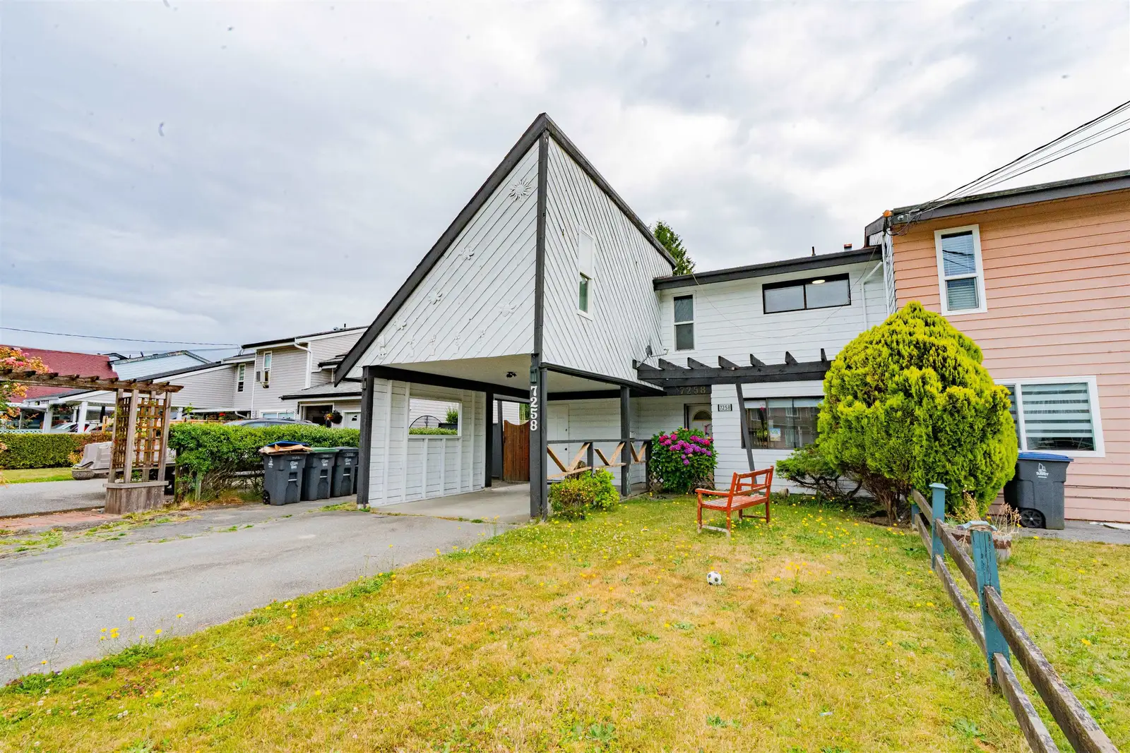 7258 130 STREET, Surrey BC V3W 6E8