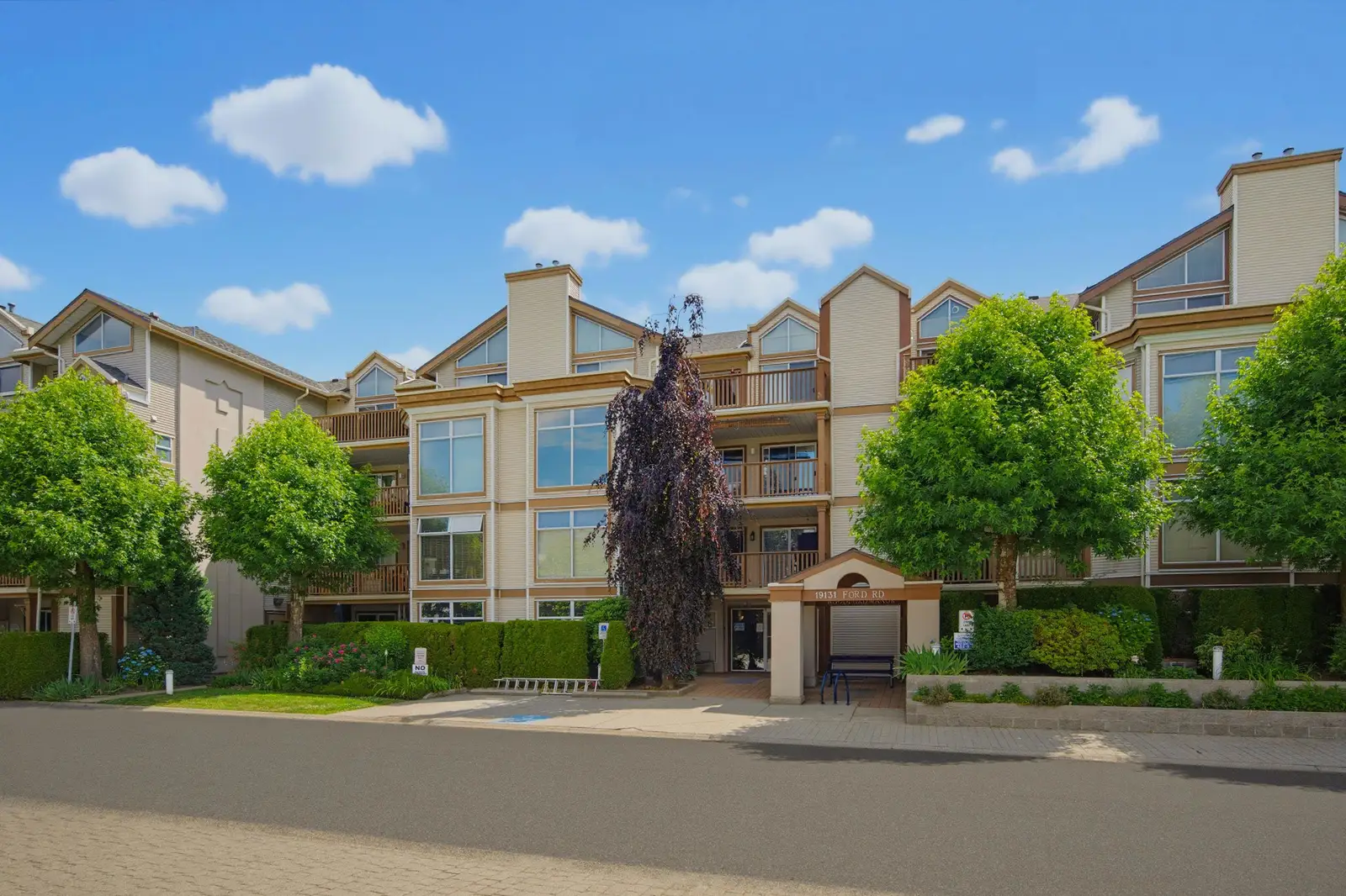 206 19131 FORD ROAD, Pitt Meadows BC V3Y 2R5