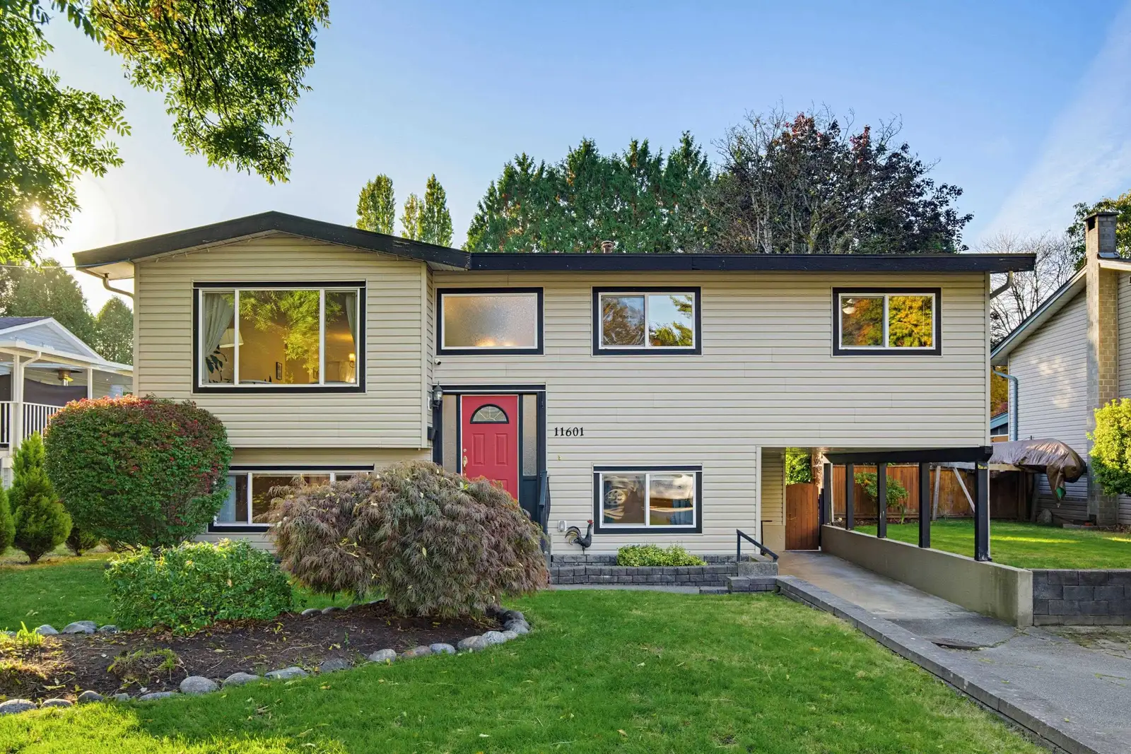 11601 211 STREET, Maple Ridge BC V2X 7T5