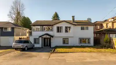 7923 122A STREET, Surrey BC V3W 3T4