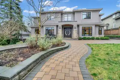 8168 HUNTER STREET, Burnaby BC V5A 2B9
