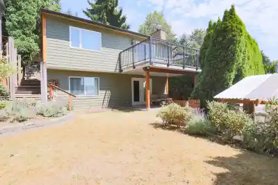 743 APPLEYARD COURT, Port Moody BC V3H 3X1