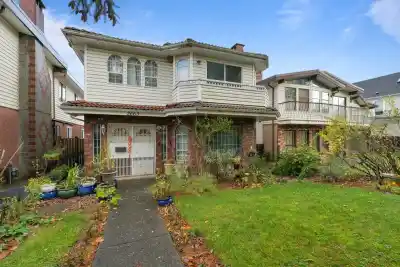 2663 E 41ST AVENUE, Vancouver BC V5R 2W6