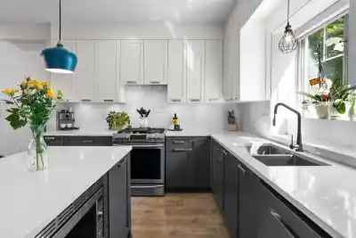 4 188 WOOD STREET, New Westminster BC V3M 0H6