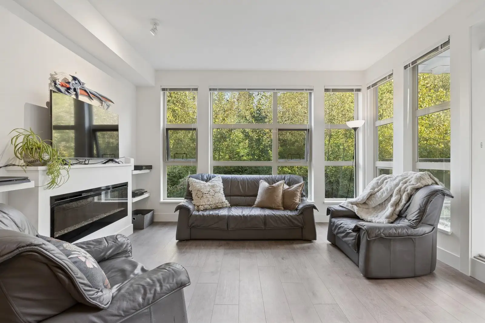 318 3602 ALDERCREST DRIVE, North Vancouver BC V7G 0A2