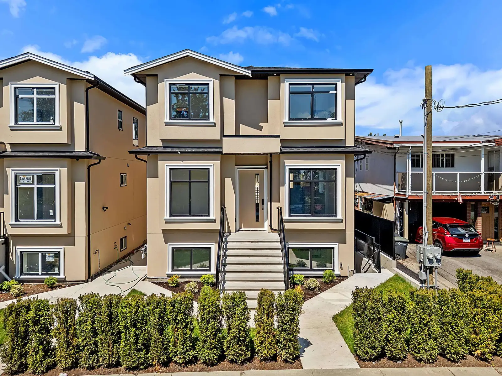 2 6885 AUBREY STREET, Burnaby BC V5B 2E4