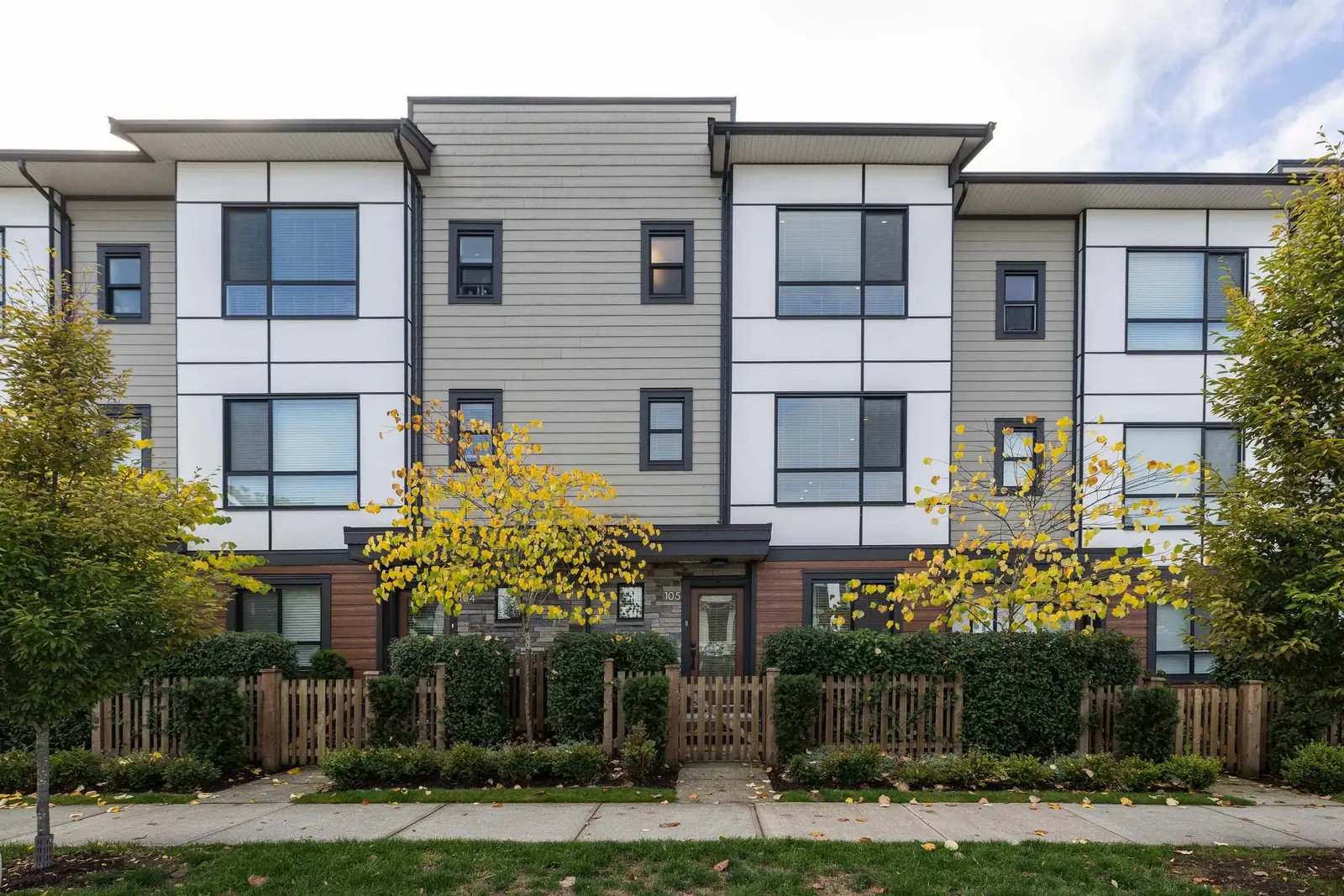 105 20150 81 AVENUE, Langley BC V2Y 3L8