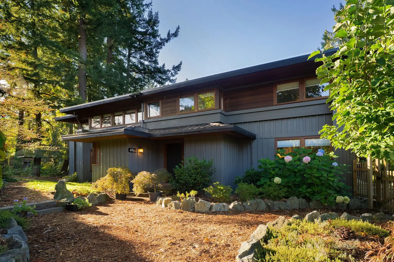 496 MELMORE ROAD, Bowen Island BC V0N 1G1