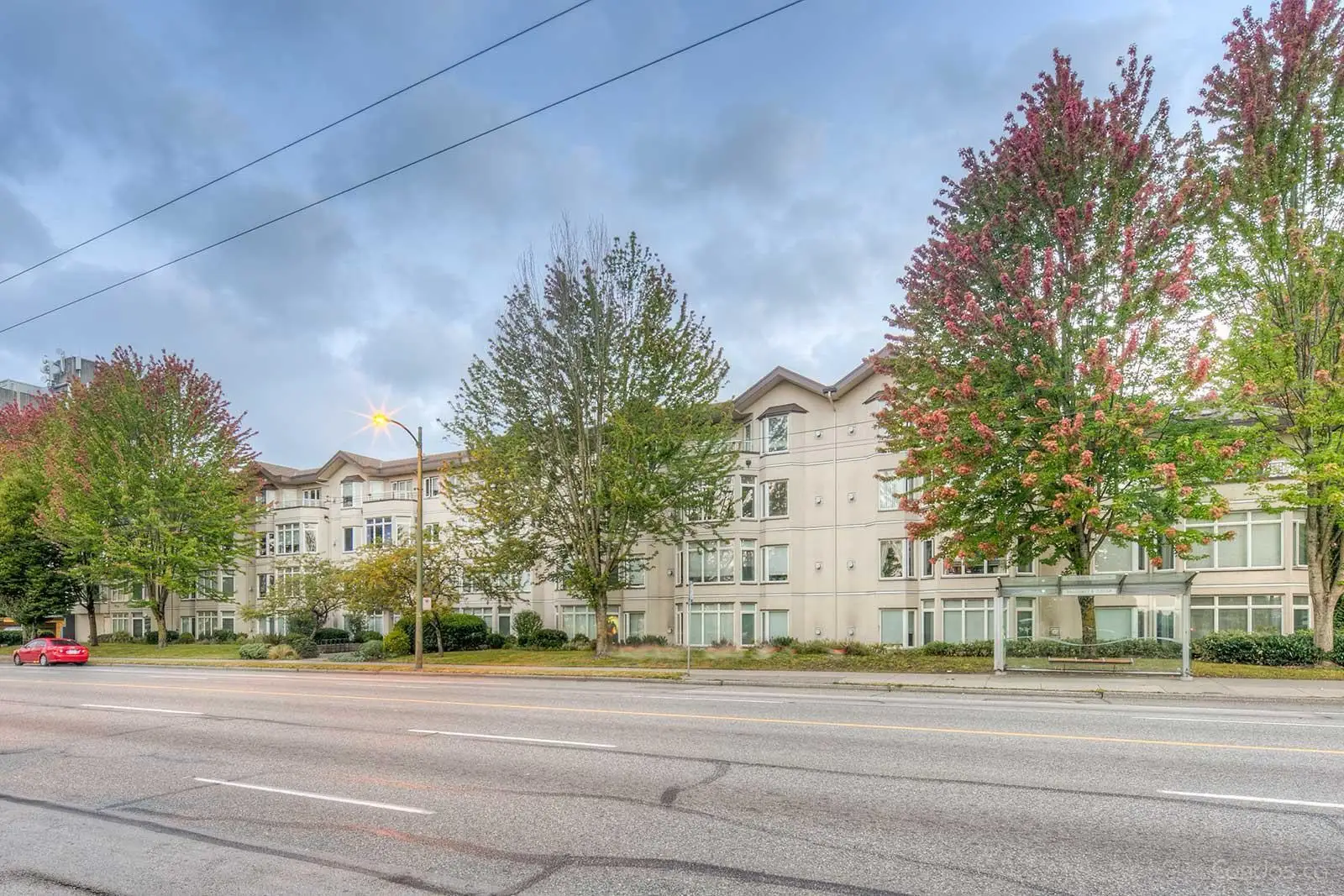 208 2677 E BROADWAY STREET, Vancouver BC V5M 1Y6