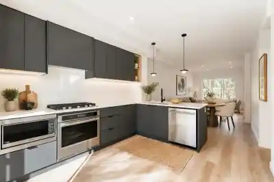 137 388 DUNCAN STREET, New Westminster BC V3M 0P9