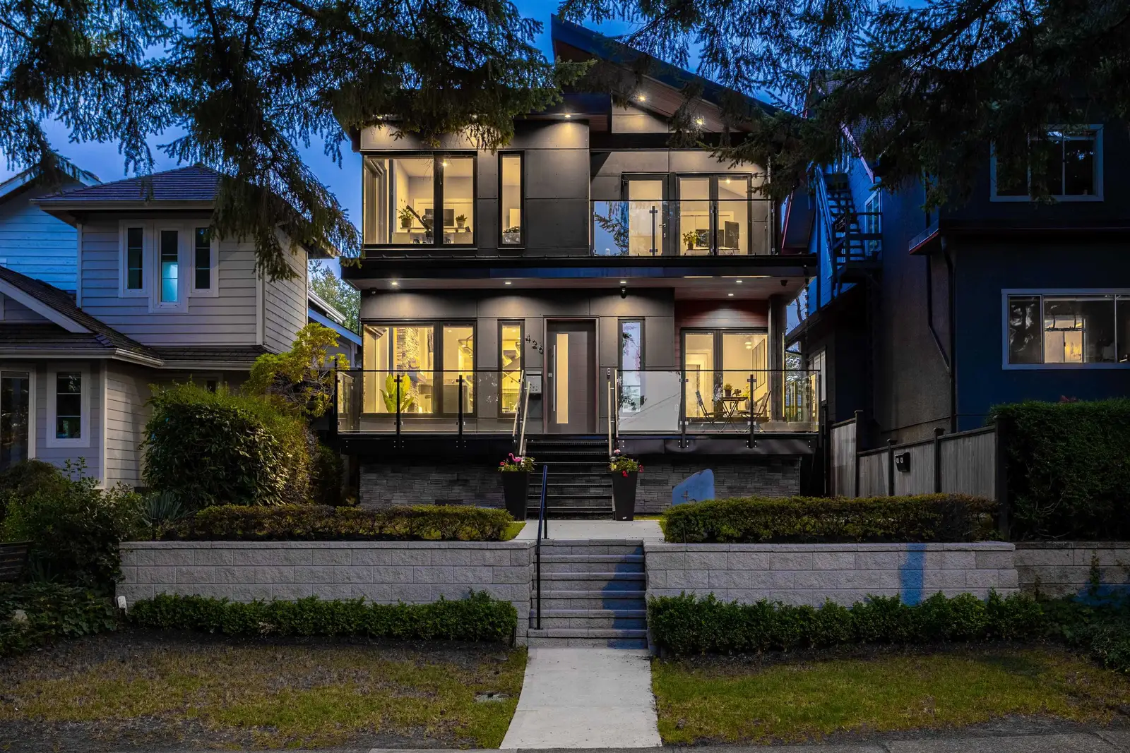 426 W 17TH AVENUE, Vancouver BC V5Y 2A2