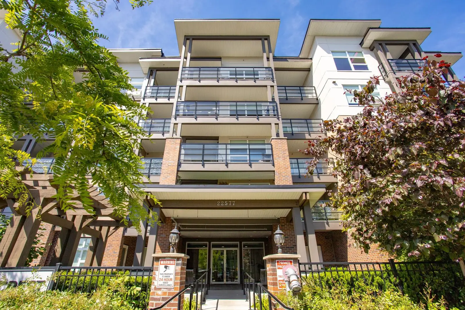 403 22577 ROYAL CRESCENT, Maple Ridge BC V2X 2M2