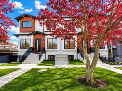 4 6692 NAPIER STREET, Burnaby BC V5B 2C3