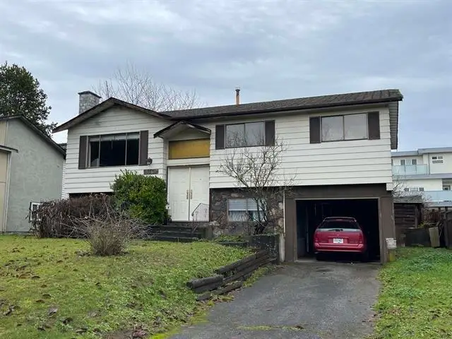 8868 ROSLIN PLACE, Surrey BC V3V 6L8