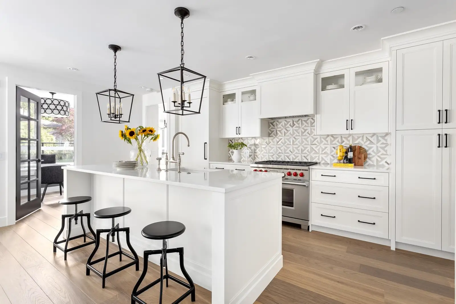 102 1055 RIDGEWOOD DRIVE, North Vancouver BC V7R 0A6