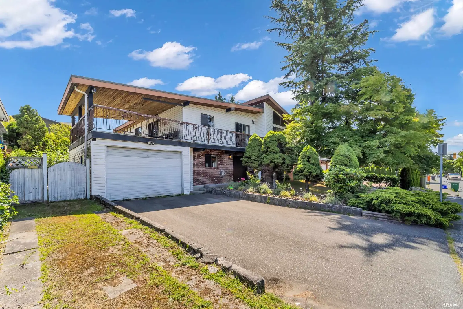 970 DUTHIE AVENUE, Burnaby BC V5A 2P8