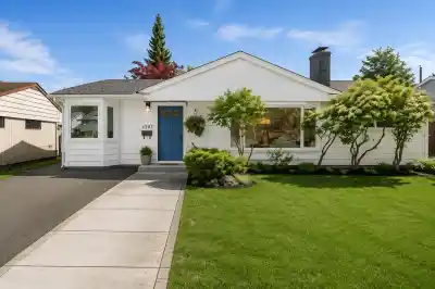 1287 W 15TH STREET, North Vancouver BC V7P 1N1
