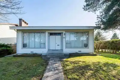 15004 96 AVENUE, Surrey BC V3R 1E9